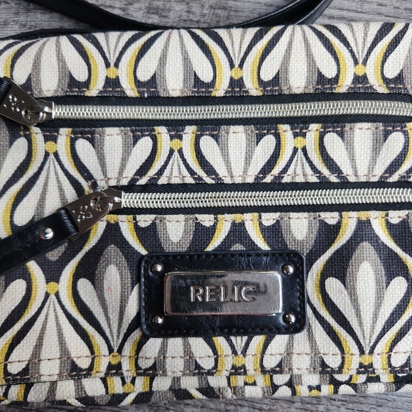 Relic Black and Yellow Crossbody Hand Bag Purse - Picture 2 of 11
